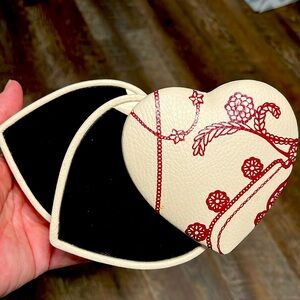 Pandora 🧡 Shape Leather 2 Tier Felt Lined Jewelry Box Brand New, Never Used